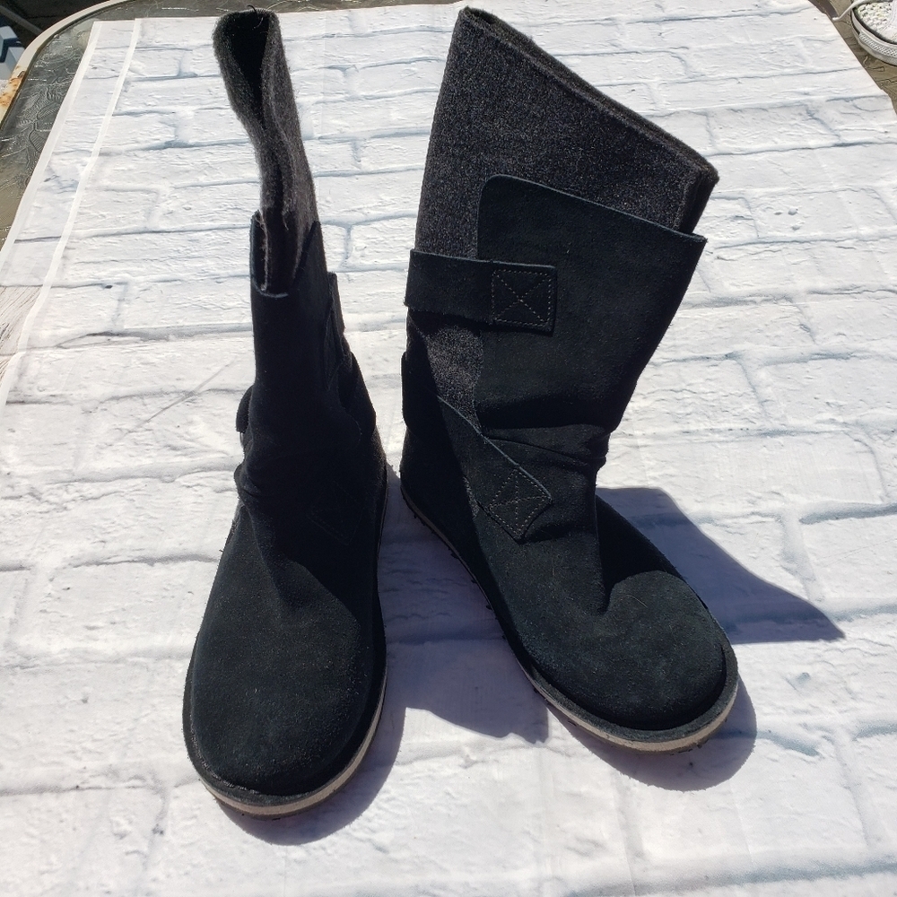 Sorel boots kids size 2